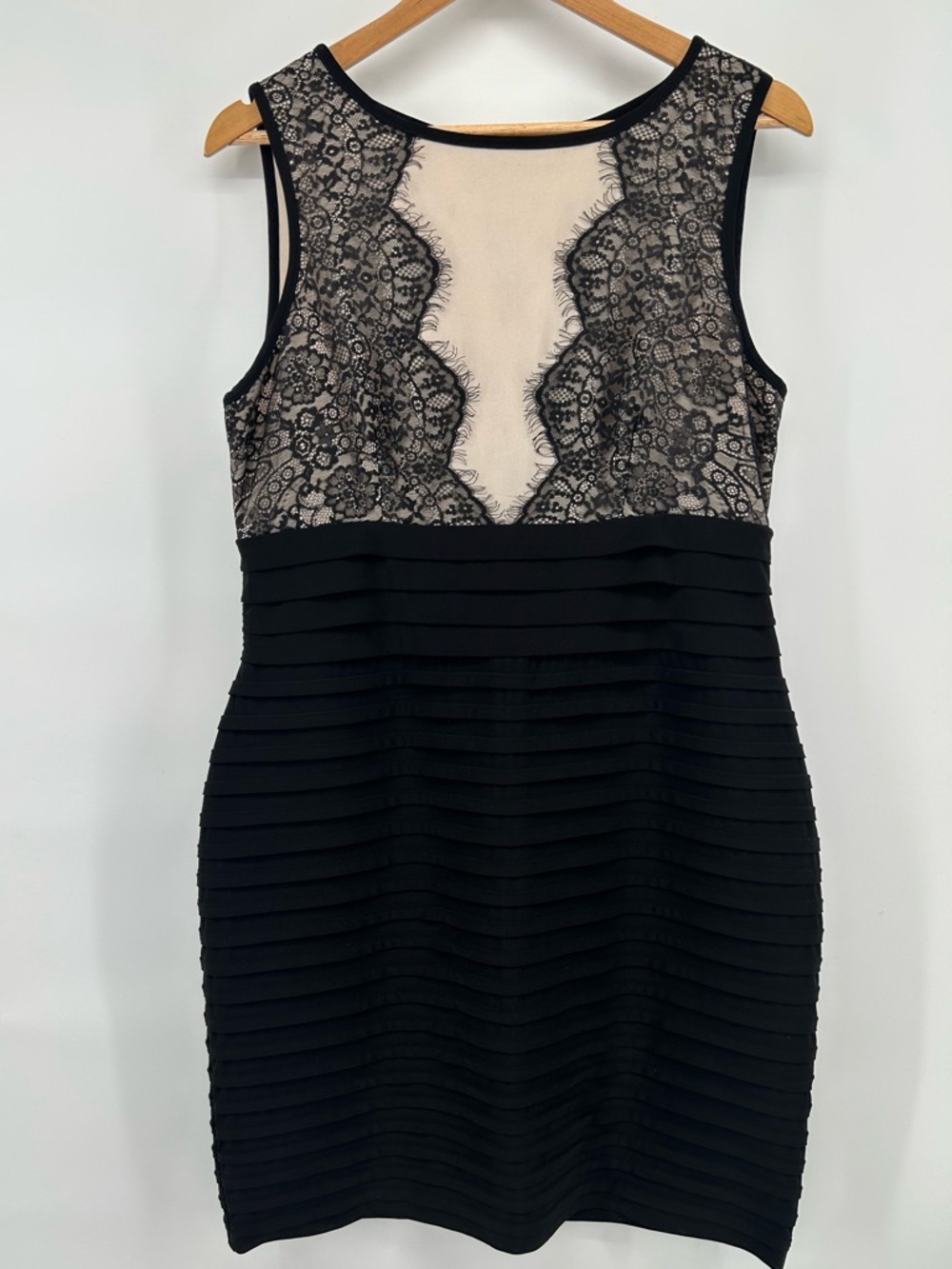Established 1962 Black Lace Accent Sleeveless Sheath Dress Nude Women's 12